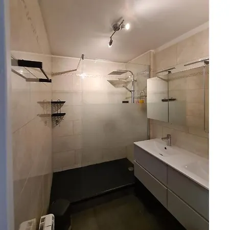 Alloggio in famiglia De 11 M2 Avec Balcon